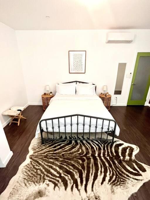 Apartment Immaculate 1 Bedroom 1 Bth Pullout Couch Art Deco Inspired Philadelphia